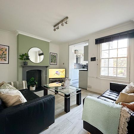 Stylish & Spacious City Centre 3-Bedroom Townhouse - Sleeps 6 كانتربيري المظهر الخارجي الصورة
